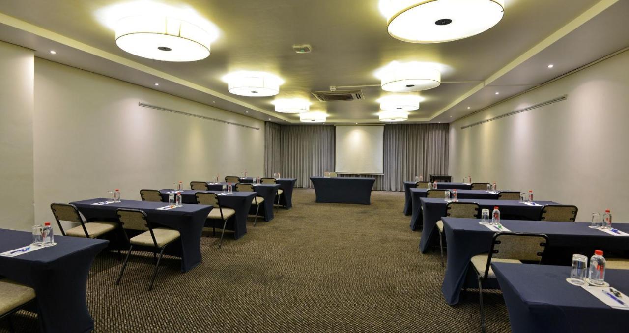 Anew Hotel Witbank Emalahleni Exterior photo